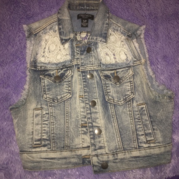 Jean vest - Picture 1 of 3
